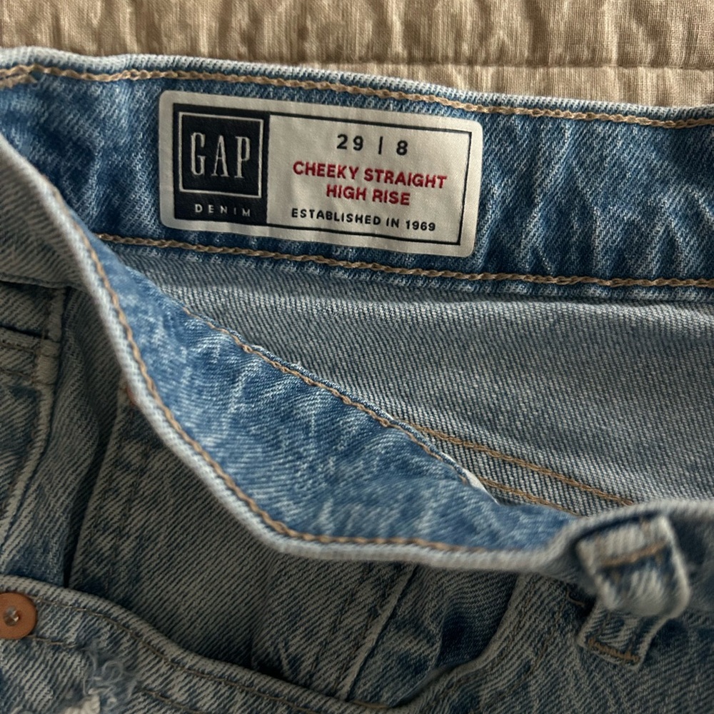 Gap Cheeky Straight High Rise Ripped Jean - Picture 2 of 3